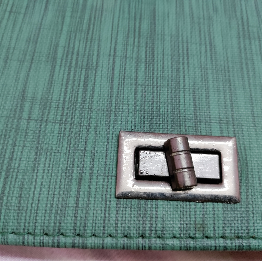 Green Sling Bag - Picture 4 of 4